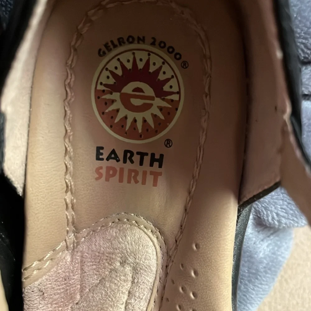 Earth Spirit Black Sandals Comfortable and Stylish - Picture 2 of 8